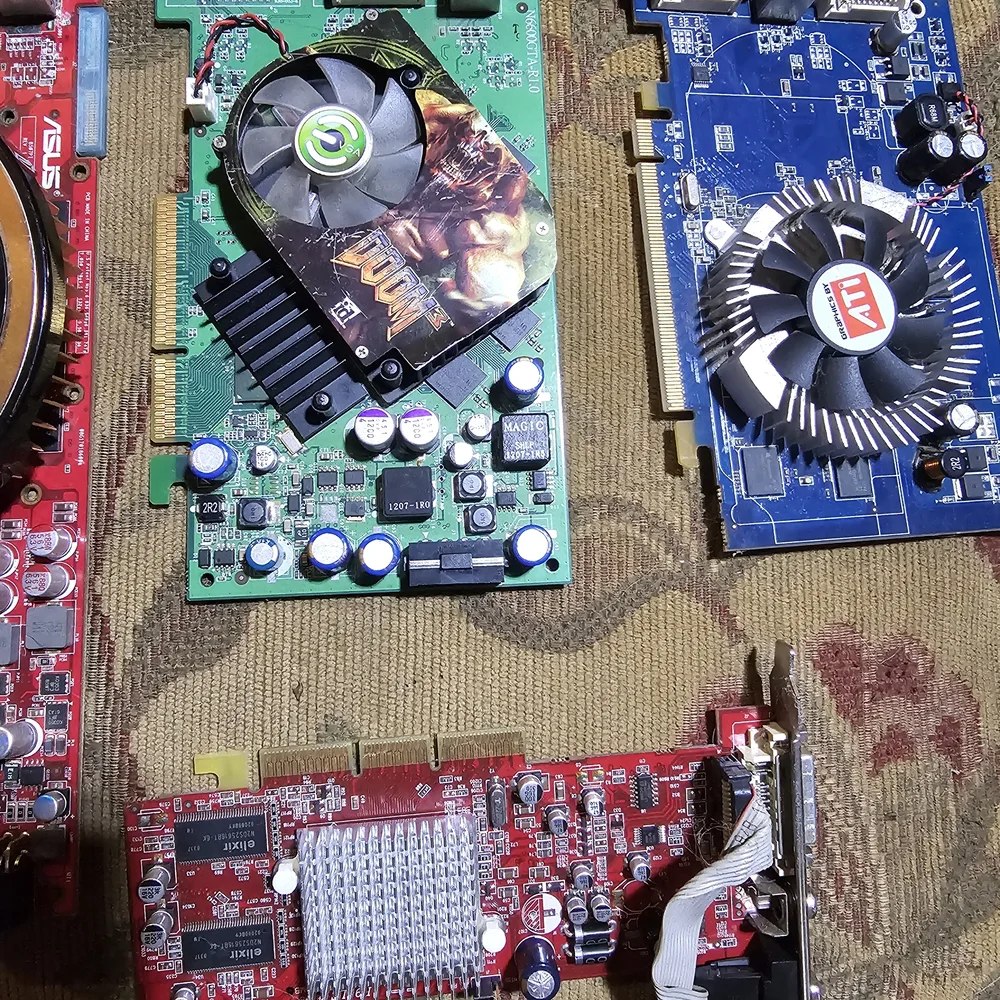 FireGL Graphics Card - Red - Picture 4 of 9